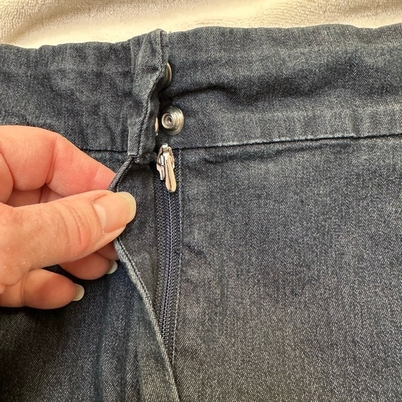 United Colors of Benetton Jean Skirt Vintage Made in Italy Size 38 US Size 8 - Picture 4 of 8